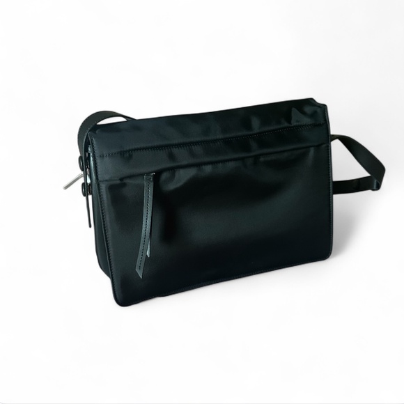 Prada Re-Nylon Bag - Picture 3 of 7